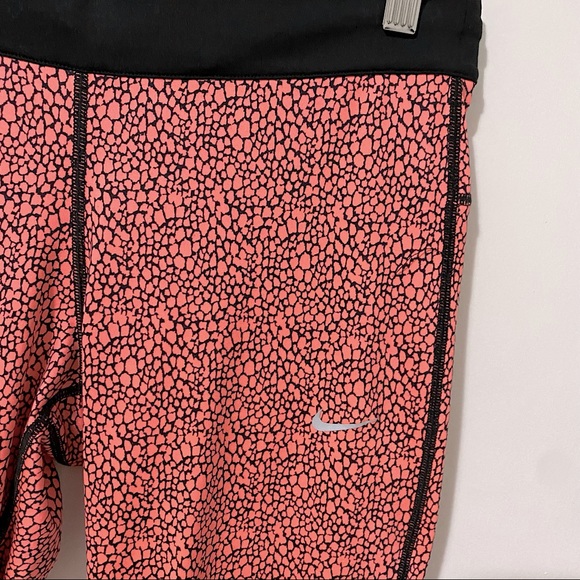 Nike Dri-Fit AOP Relay Crop Running Tights Coral/Black, Medium - Picture 4 of 12